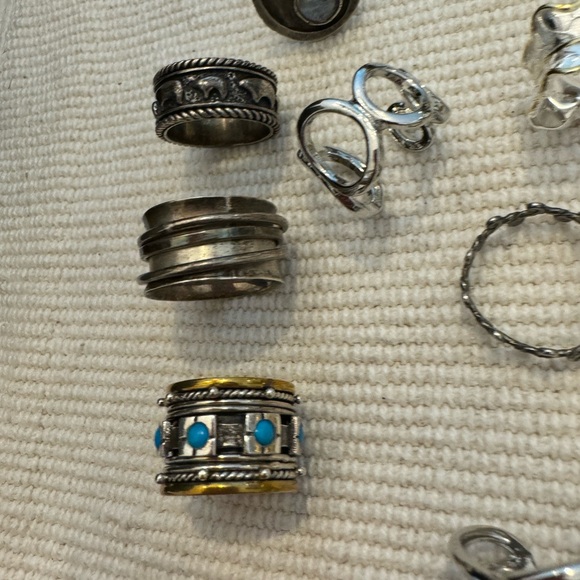 Assortment of Rings - Picture 4 of 13